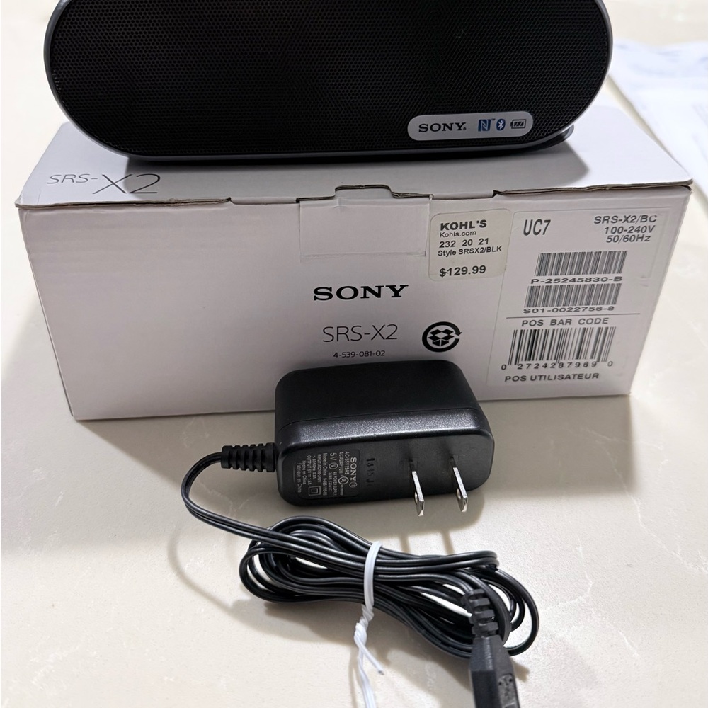 Sony SRS-X2 Black Speaker with Charger and bag